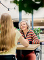 Docent contact staand